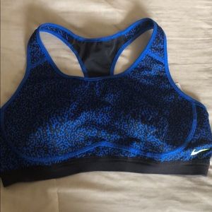 Sports bra